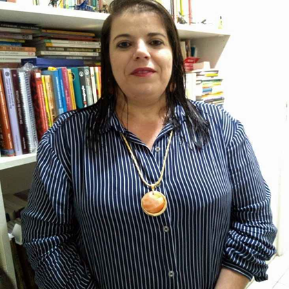 Dra. Liliane Campos Machado
